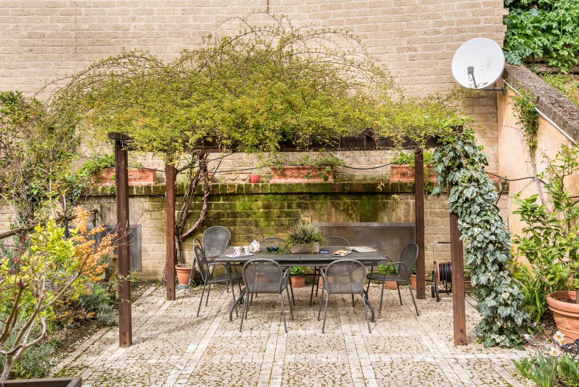 Вилла Secret Garden Сиена Экстерьер фото